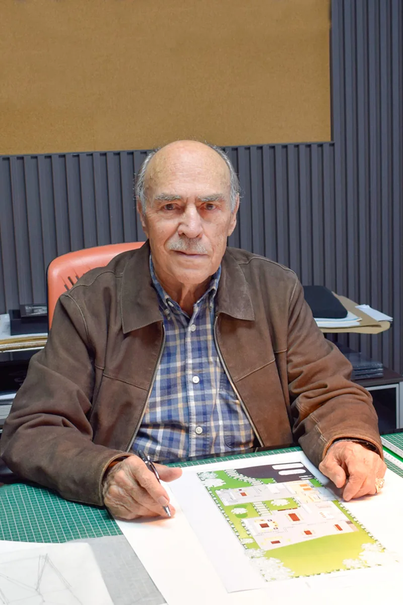 Arq. Carlos Lara